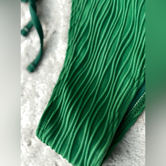 NWT- ZAFUL textured Green Gold Embellished Bikini Set - Picture 5 of 14